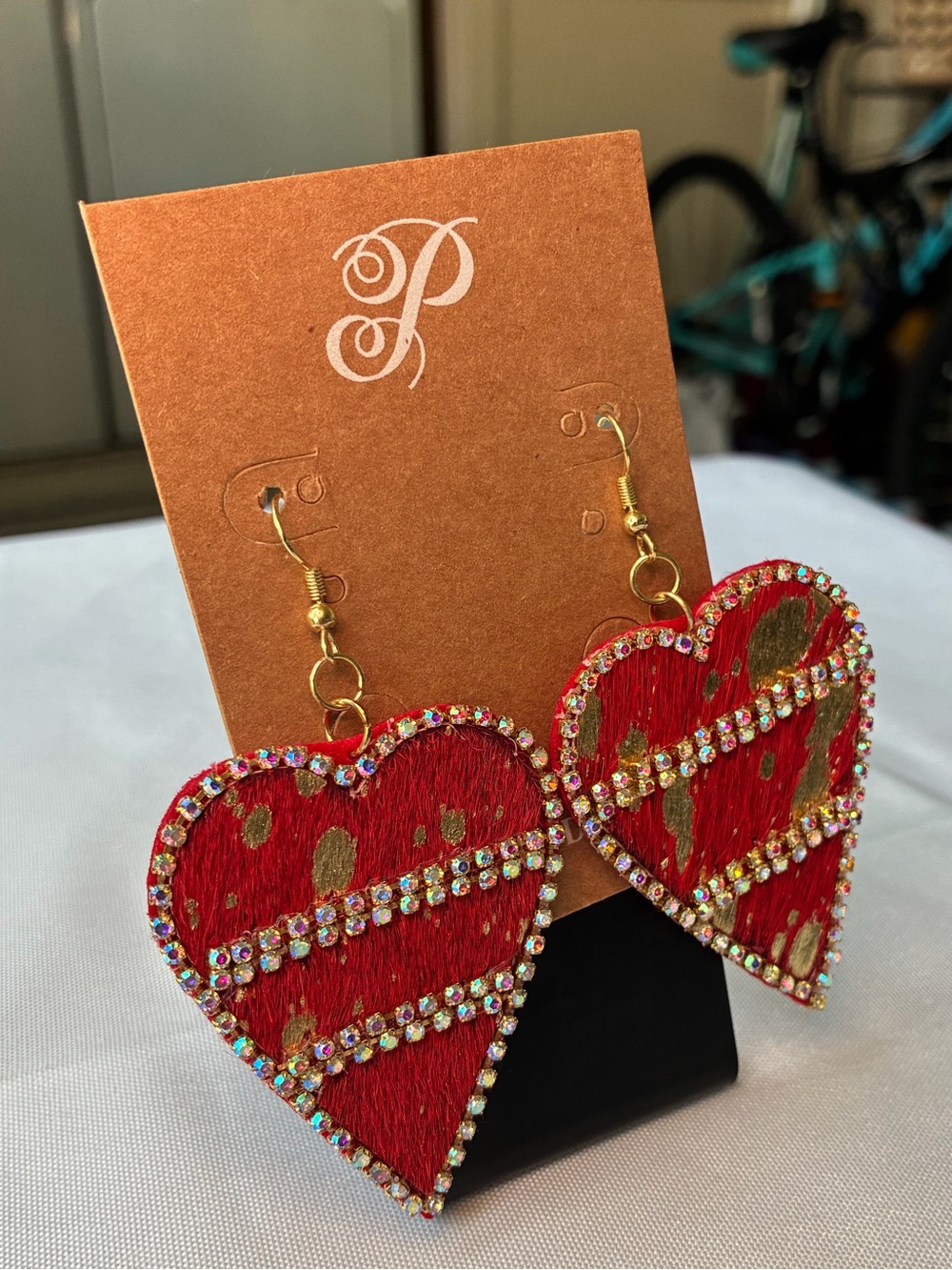 Red Faux Pony Hair Gold Splatter Heart Statement Earrings Rhinestone Border Boho - Picture 4 of 5